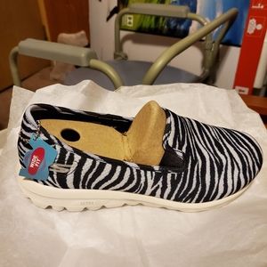 Ladies sketchers  slip on shoe  with  memory foam